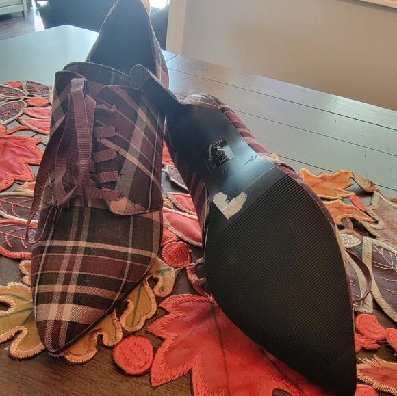 Le Chateau Plaid Booties - Picture 4 of 4